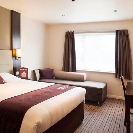 Premier Inn Birmingham City Centre Broad Street ภายนอก รูปภาพ