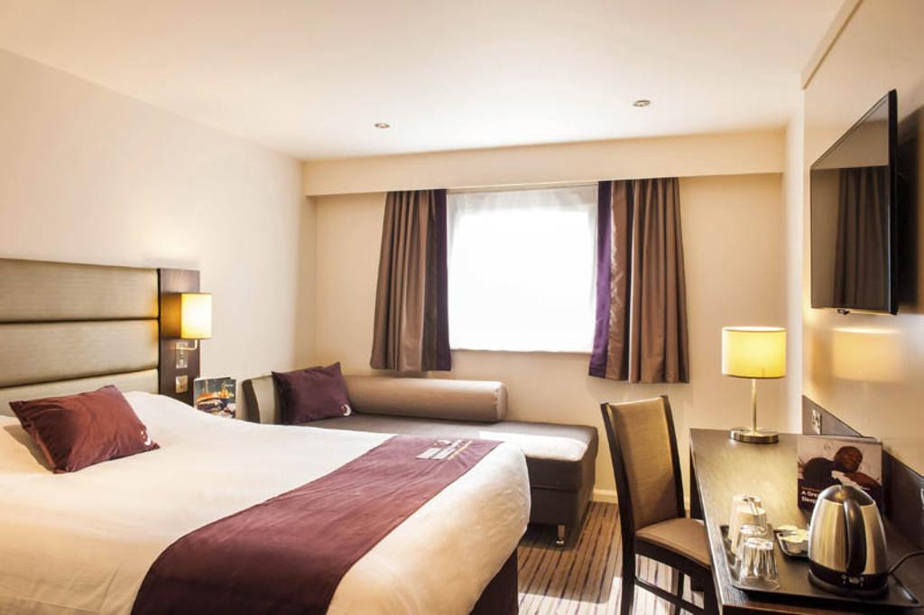 Premier Inn Birmingham City Centre Broad Street ภายนอก รูปภาพ
