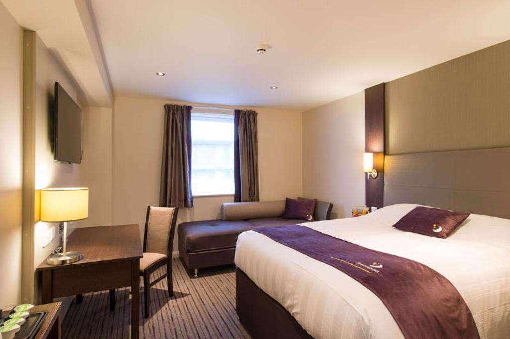 Premier Inn Birmingham City Centre Broad Street ภายนอก รูปภาพ