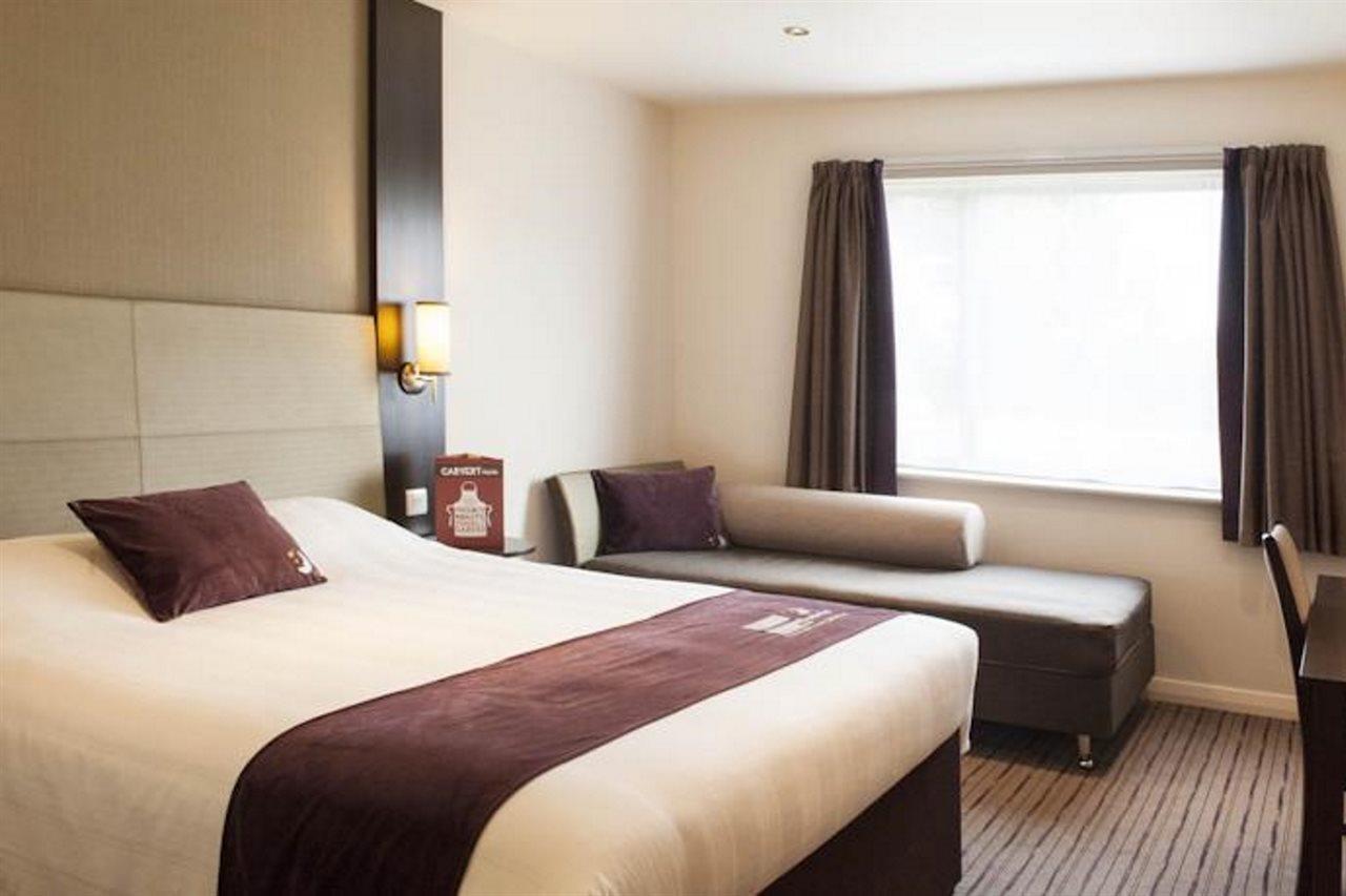 Premier Inn Birmingham City Centre Broad Street ภายนอก รูปภาพ