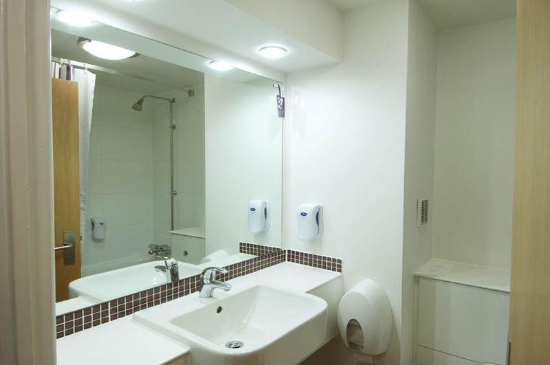 Premier Inn Birmingham City Centre Broad Street ภายนอก รูปภาพ