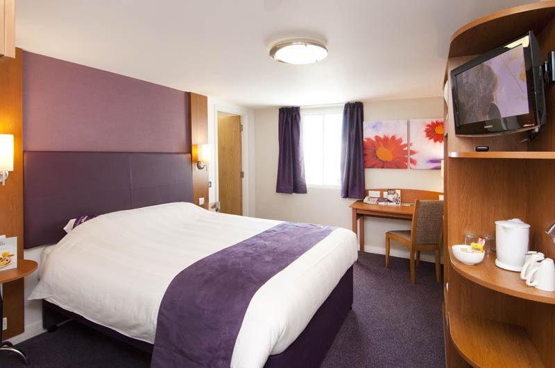 Premier Inn Birmingham City Centre Broad Street ภายนอก รูปภาพ