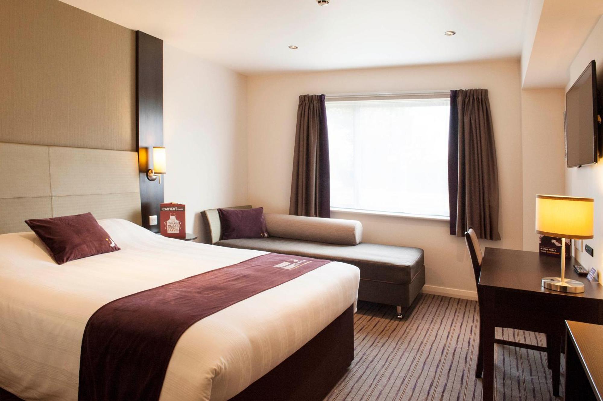 Premier Inn Birmingham City Centre Broad Street ภายนอก รูปภาพ