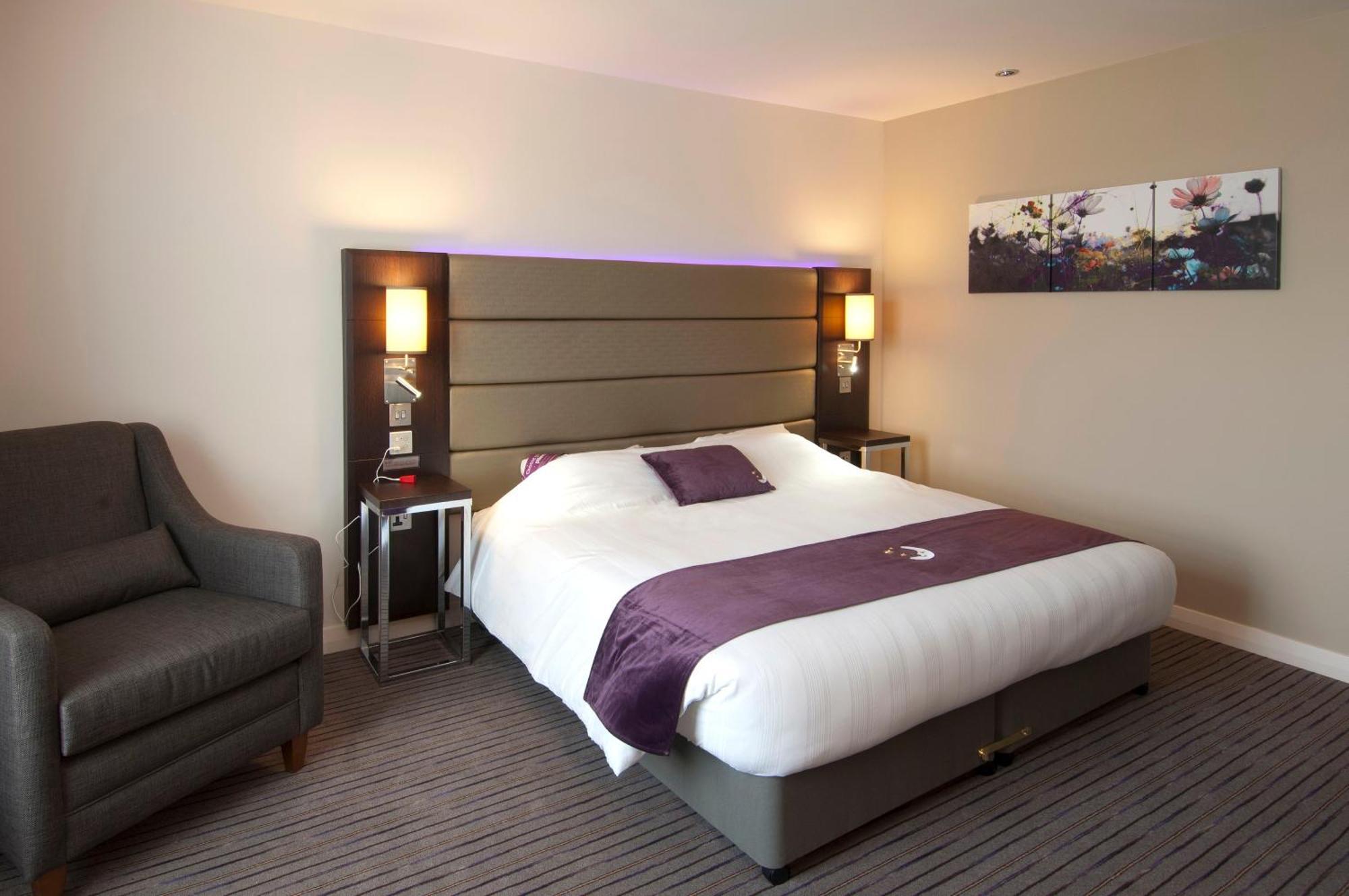 Premier Inn Birmingham City Centre Broad Street ภายนอก รูปภาพ